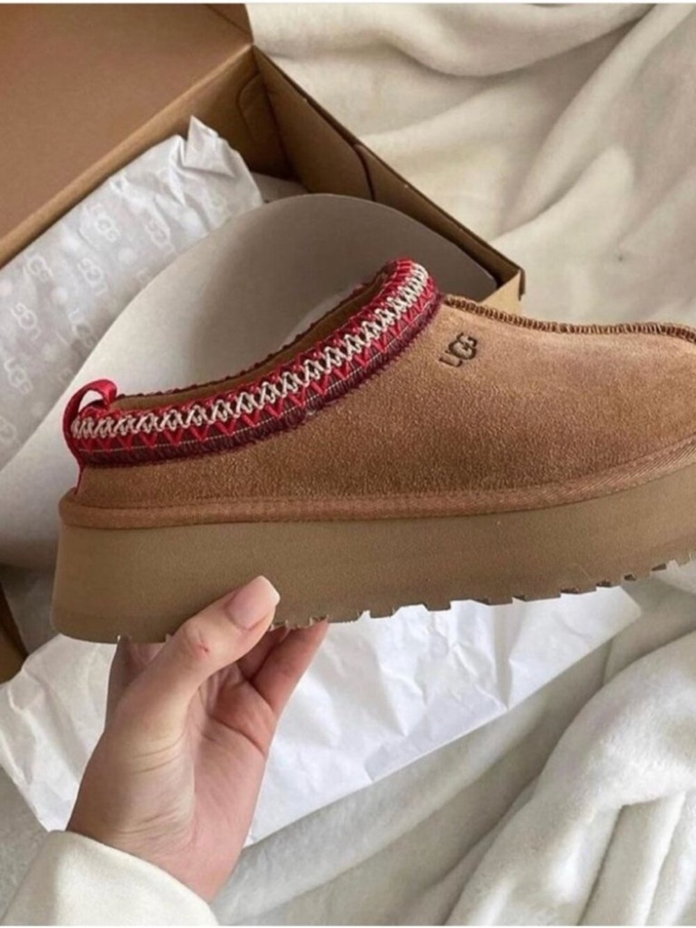 UGG Women's Tazz Chestnut Slippers